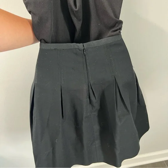 Gap Black Cotton Pleated Zipper Back Skirt Size: 2 - Picture 2 of 6
